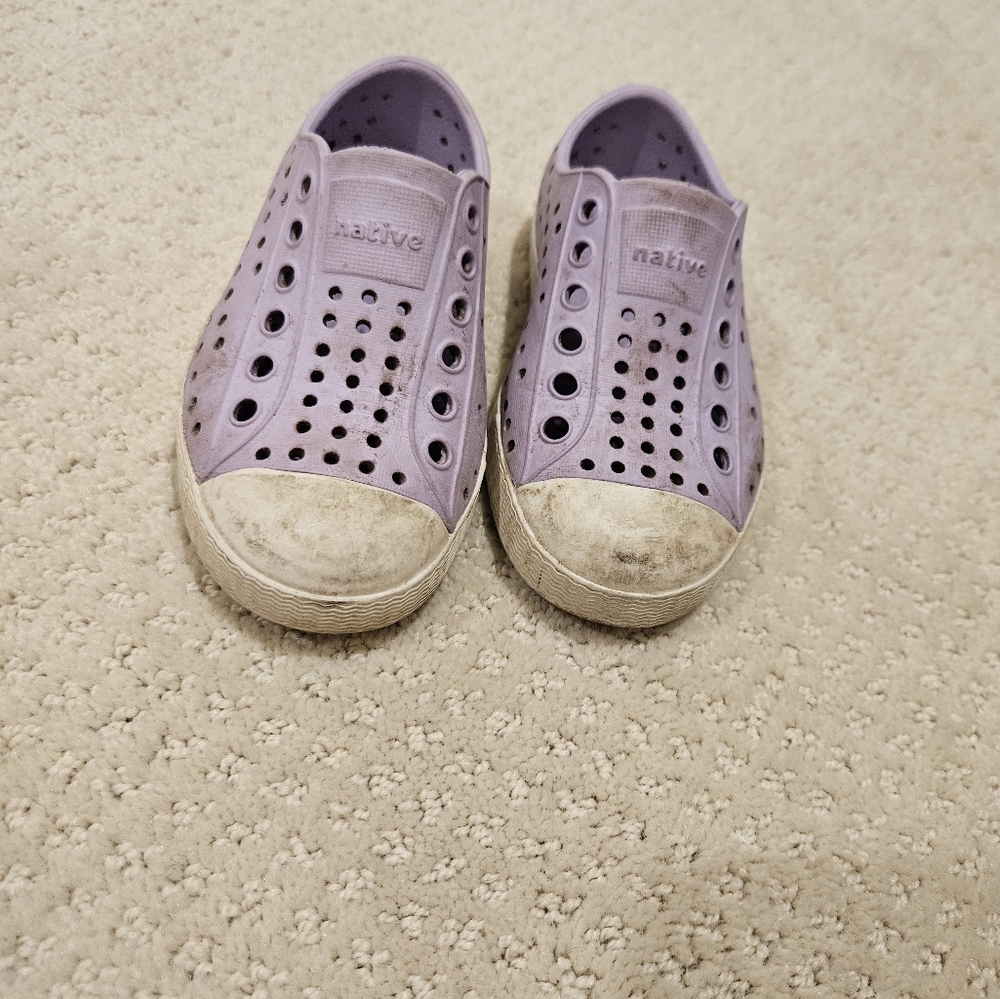 Native Jefferson C7 purple shoes
